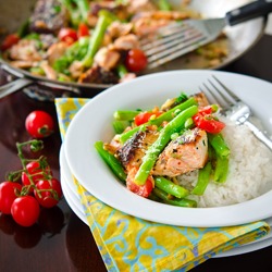 Salmon with Green Beans and Tomatoes