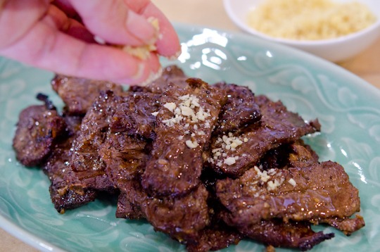 Finely chopped fine nuts or walnut will add a luxury to the royal style Korean beef 