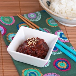 This bibim sauce is made with ground beef and gochujang