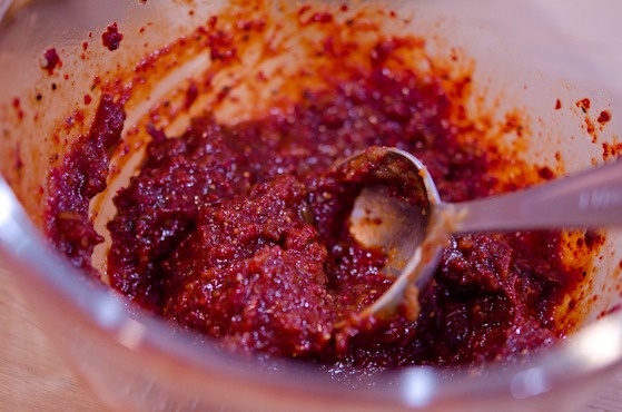 Make the seasoning paste for the mackerel pike topping sauce