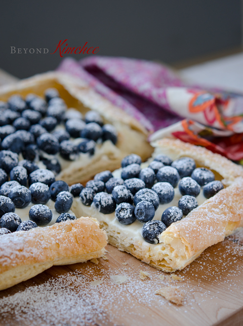 Bursting with fresh blueberries and creamy filling makes this blueberry tart so irresistible.