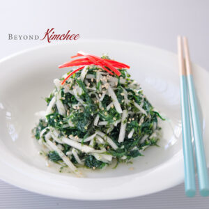 Fresh seaweed and radish makes healthy and refreshing Korean side salad.