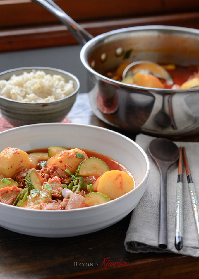 Spicy Tuna and Potato Stew is made with canned tuna and best to serve with rice