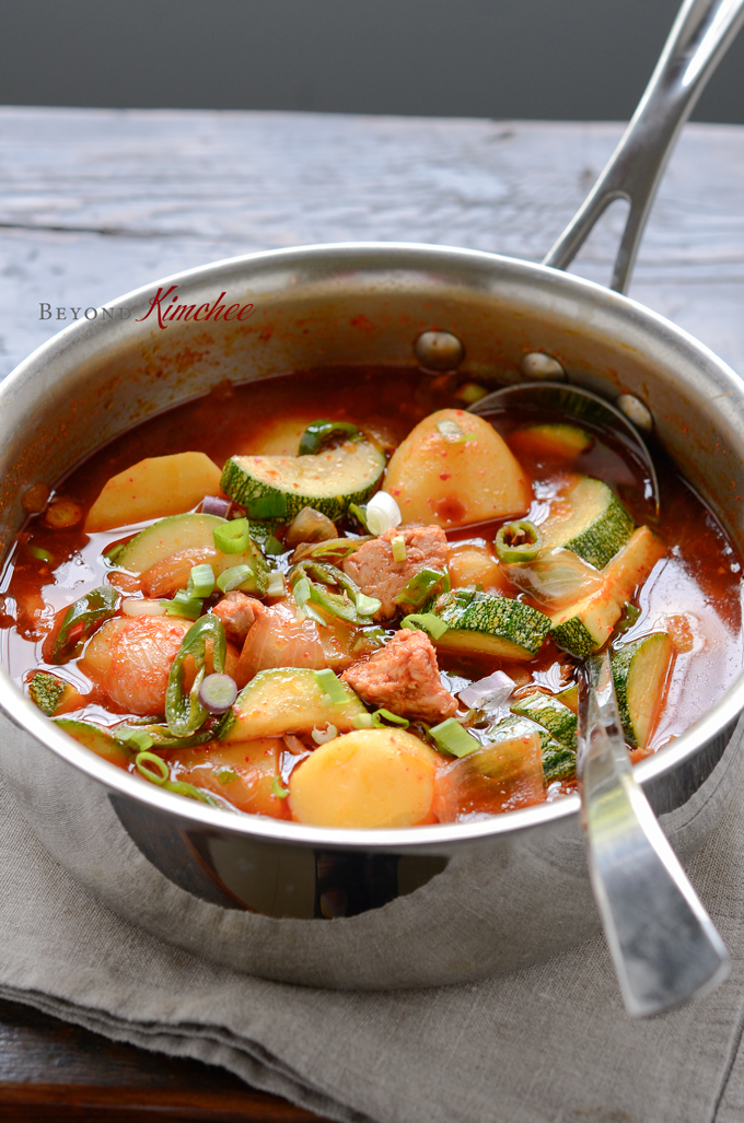 A canned tuna makes a delicious spicy Korean stew with potato and zucchini.