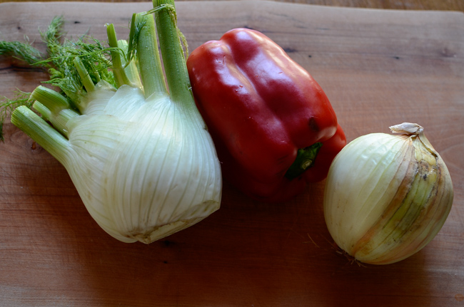 Fennel, red pepper and onion for roasting
