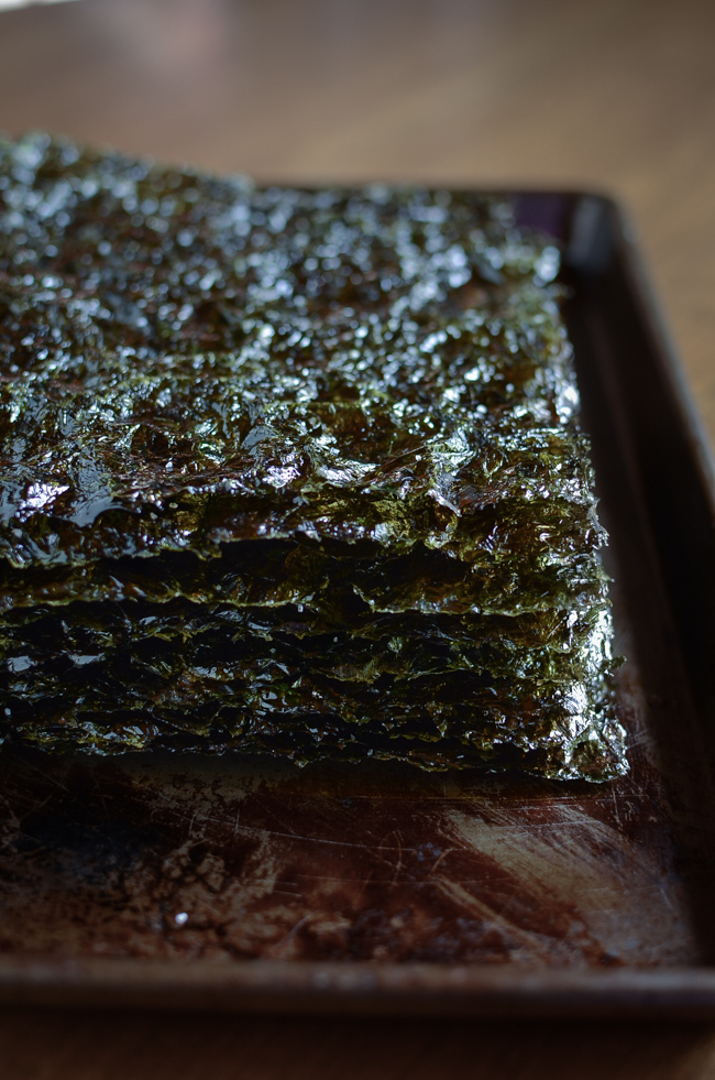 Homemade roasted seaweed snacks made in bulk in no time.