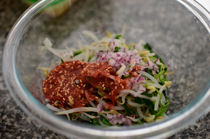 Korean Spinach Mung Bean Sprouts Salad
