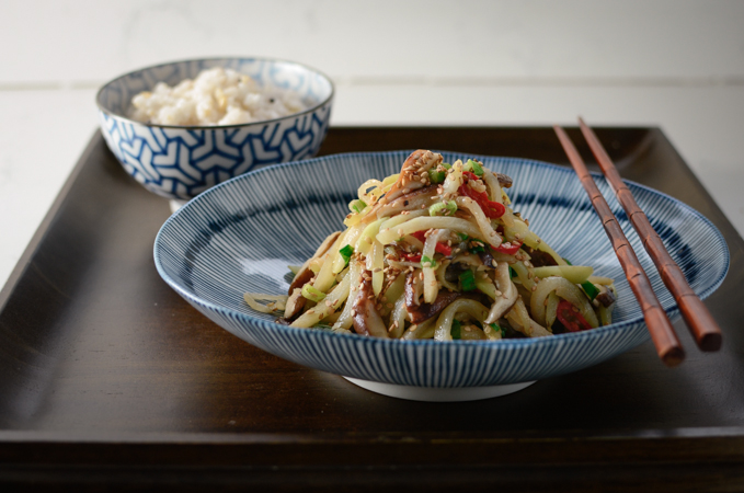 Chayote Mushroom Stir-fry is cooked with garlic and chili.
