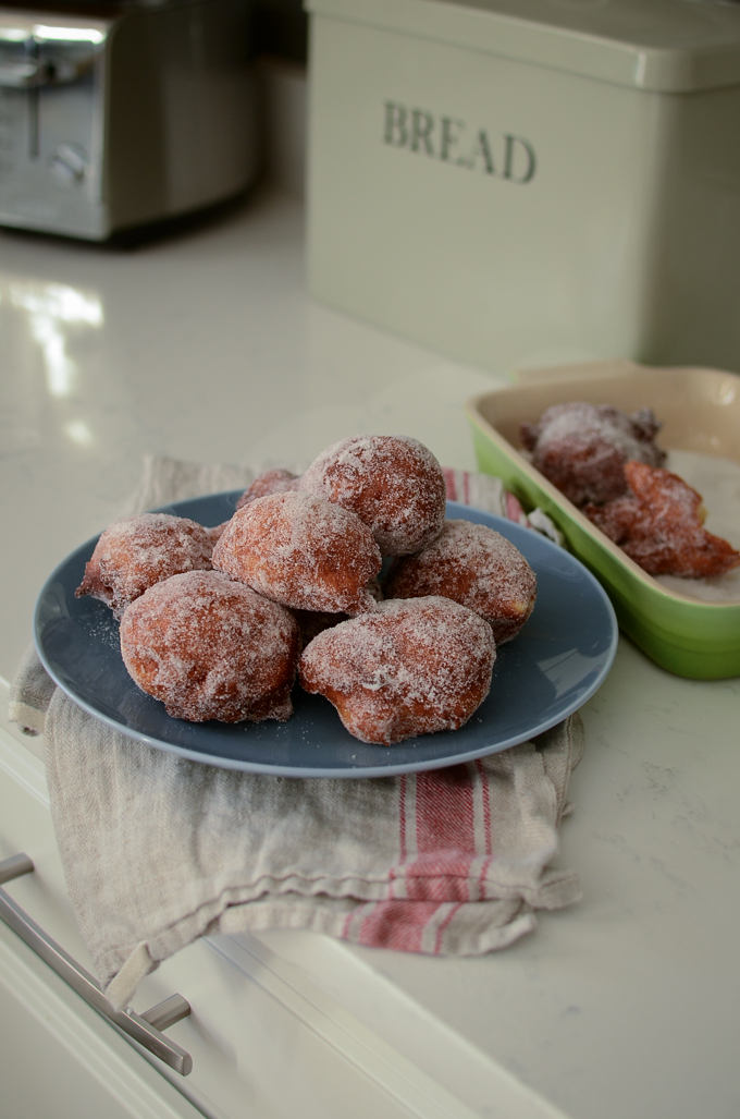 Malasadas (Portuguese Dounuts)