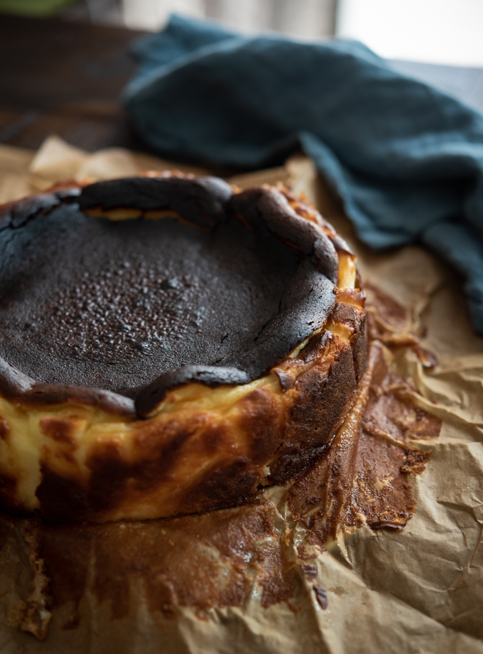 Basque style cheese cake has a unique burnt top look and crustless on the side and bottom.