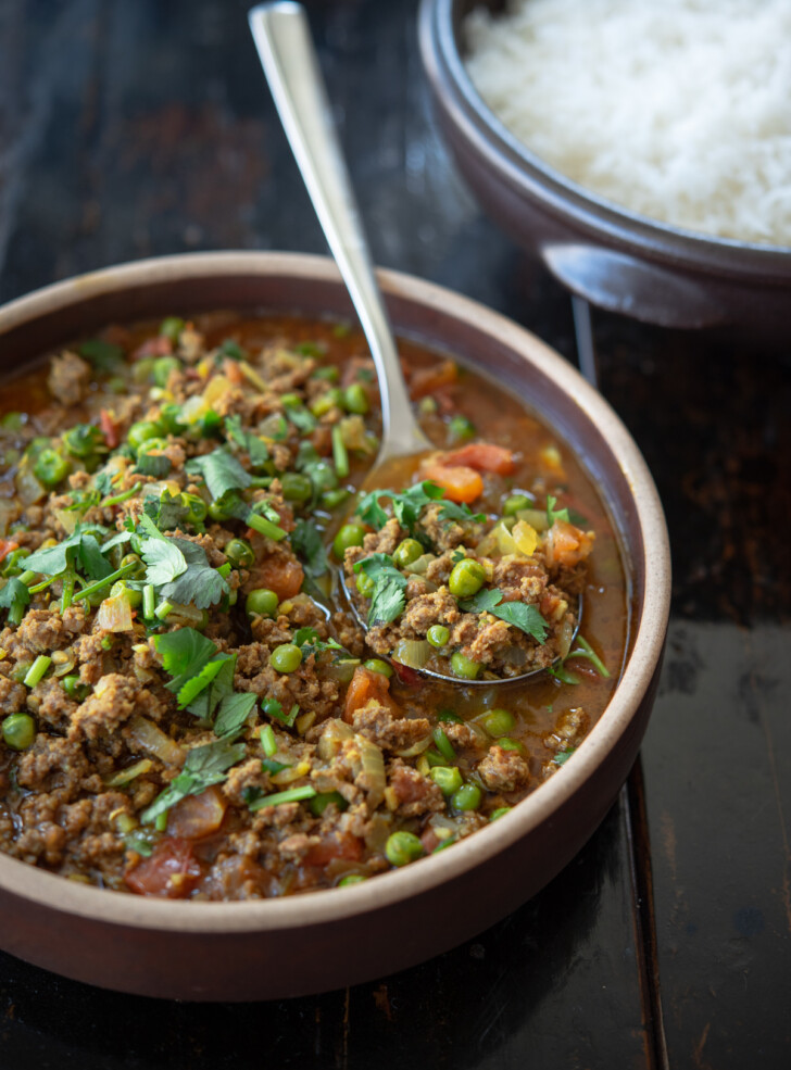 Beef Keema curry is an easy Indian curry made with ground beef and peas