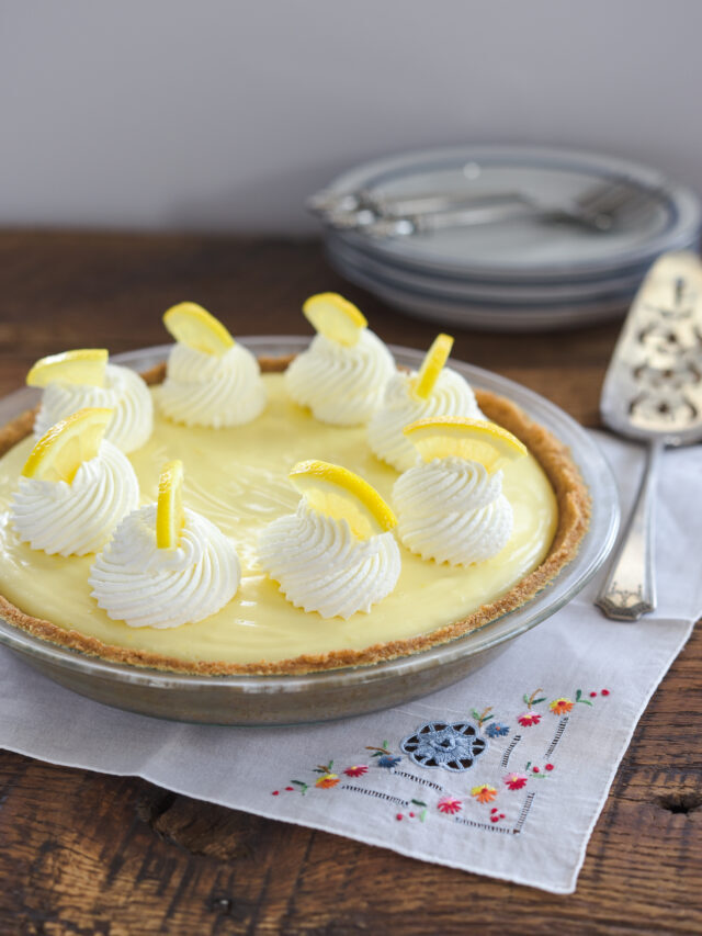 No Bake Sour Cream Lemon Pie