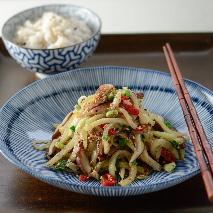 Chayote Mushroom Stir-fry