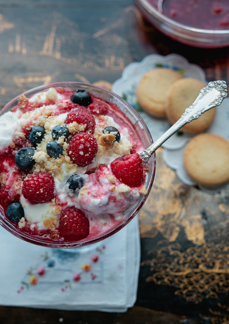 Raspberries fool is an English dessert made with fresh raspberries and cream.