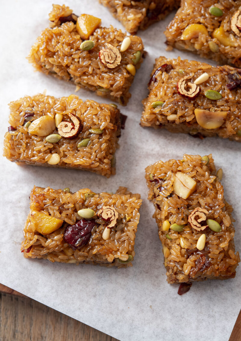 Sweet rice cake (yakshik) decorated with jujube flowers.