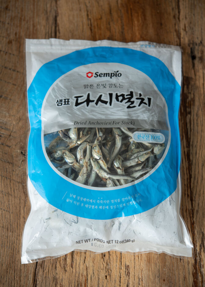 Large Korean dried anchovies are mainly for making Korean soups and stews