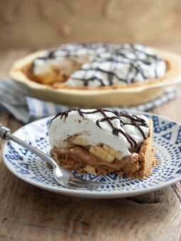 Old-Fashioned Deep Dish Apple Pie Recipe - Beyond Kimchee