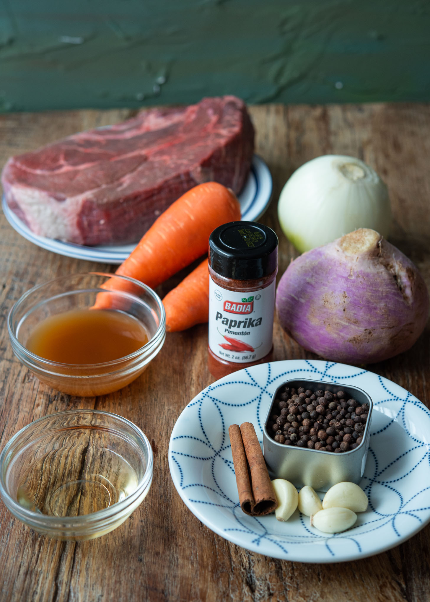 Recipe ingredients for spiced beef pot roast are presented.