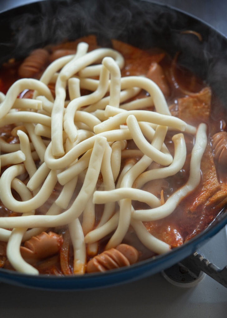 Noodled rice cake (mil-tteok) added to rose tteokbokki sauce.