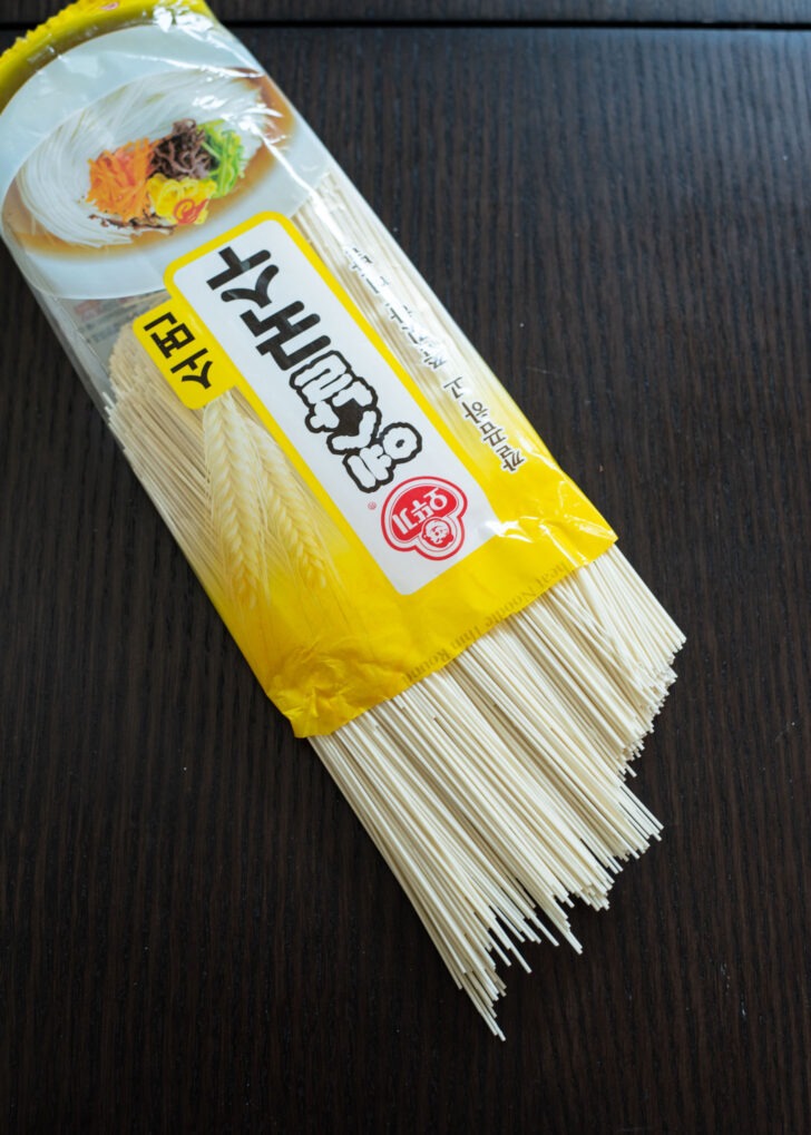 Korean thin wheat noodles, somyeon or somen.