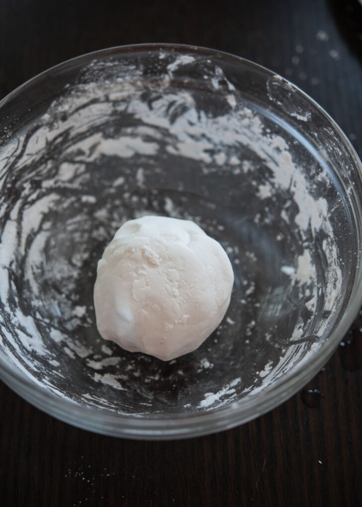 Rice dough is formed to be a ball shape.