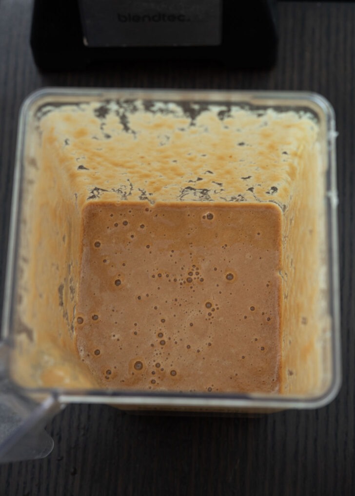 Galbijjim sauce ingredients pureed in a blender.