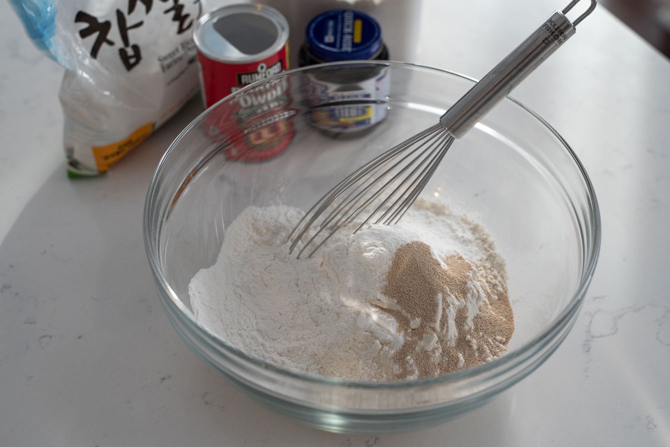 Dry ingredients in a mixing bowl to make the dough.