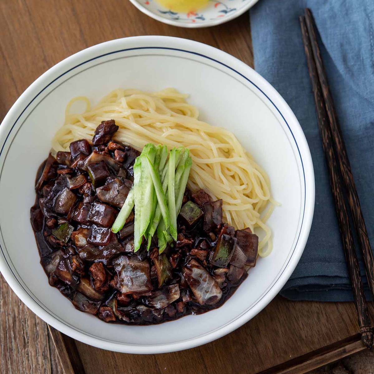 https://www.beyondkimchee.com/wp-content/uploads/2023/11/jajangmyeon-black-bean-noodles-fi.jpg