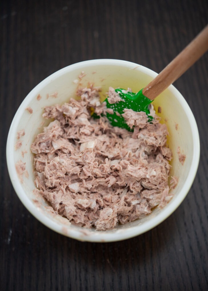 Canned tuna seasoned for making kimbap.