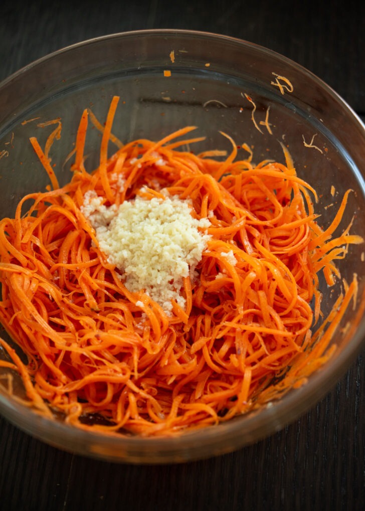 Oiled garlic added to carrot mixture.