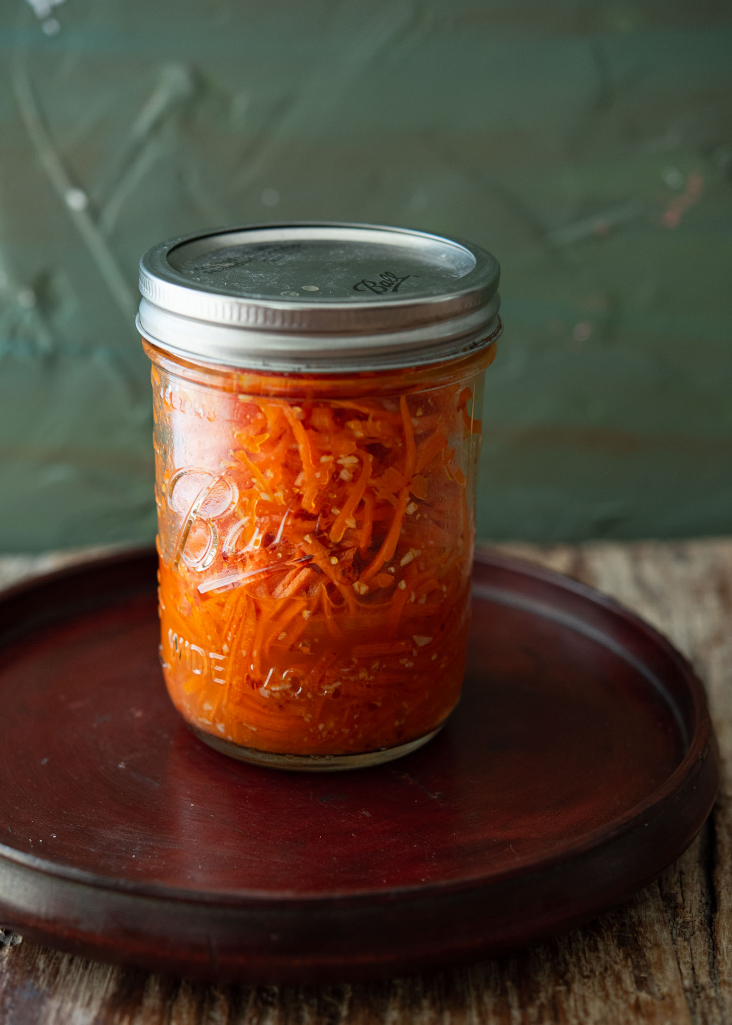 Korean carrot salad (morkovcha) in a jar.