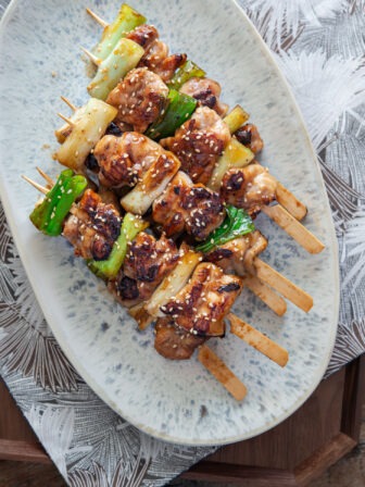 Dakkochi, Korean chicken skewers, presented on a serving platter