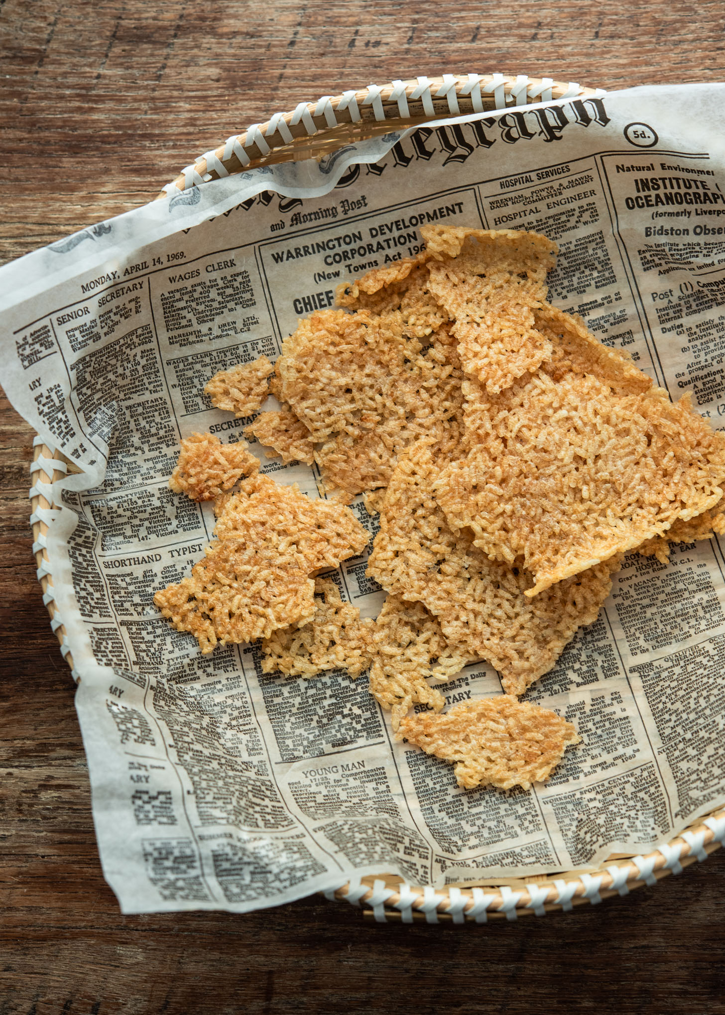 Crispy air-fried nurungji broken into crunchy chunks