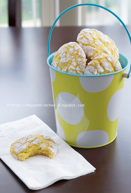 Lemon Coconut Crackle Cookies