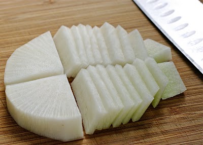 Korean radish sliced.